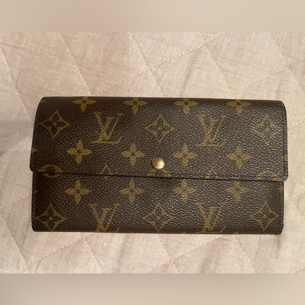 Luis Vuitton Wallet Monogram Style